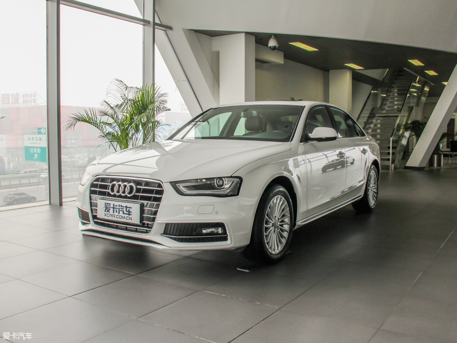 2016WA4L 35 TFSI S linem ذ