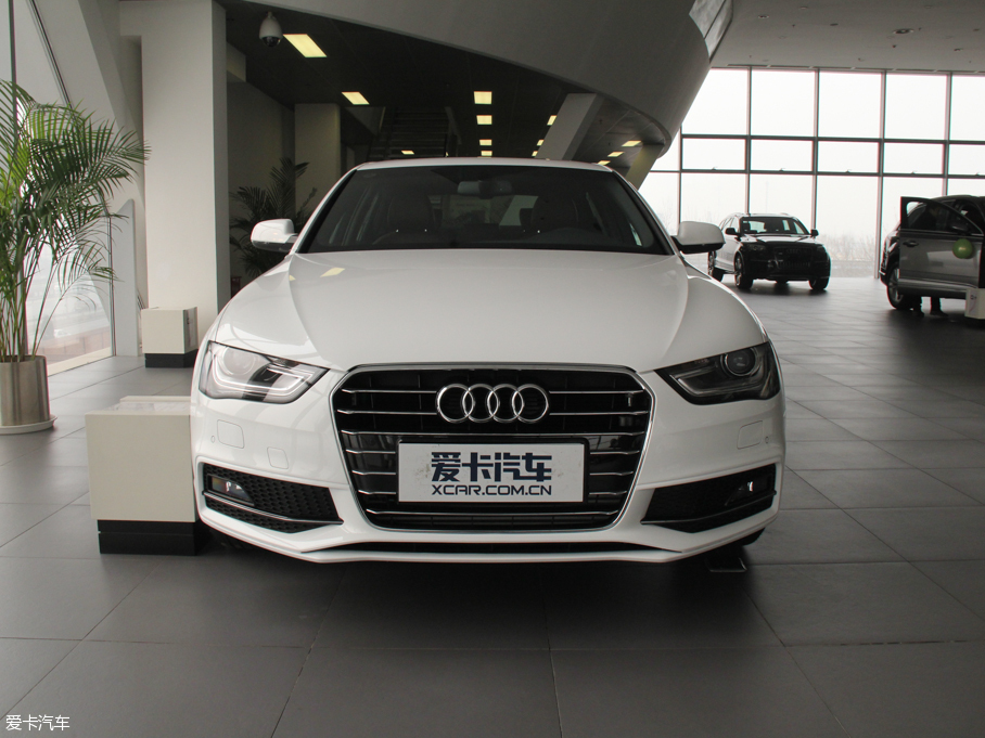 2016?yun)WA4L 35 TFSI S linem ذ