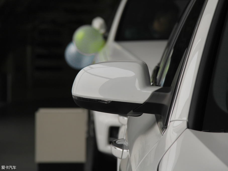 2016WA4L 35 TFSI S linem ذ