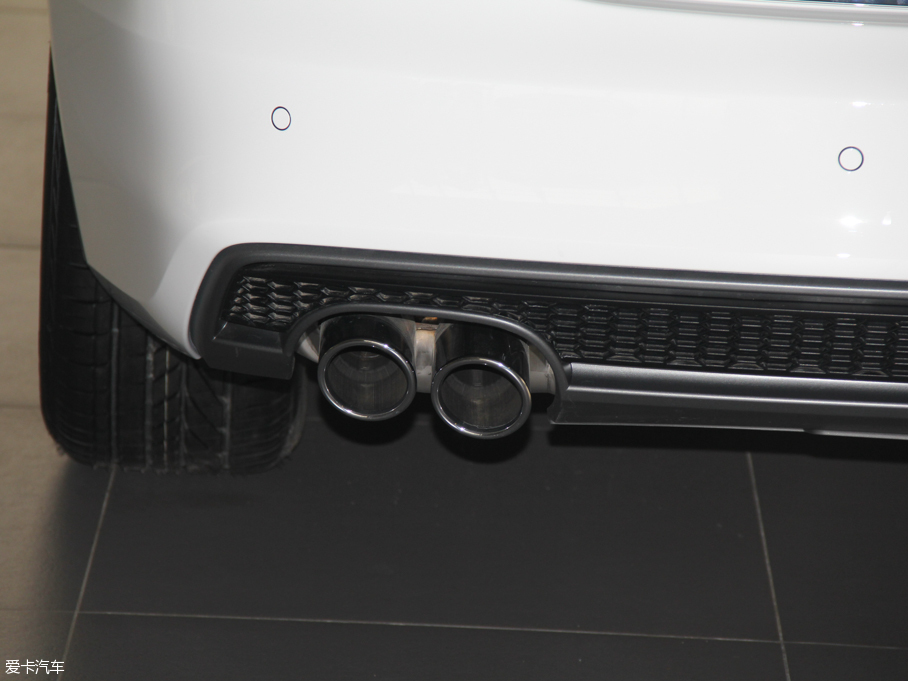 2016WA4L 35 TFSI S linem ذ