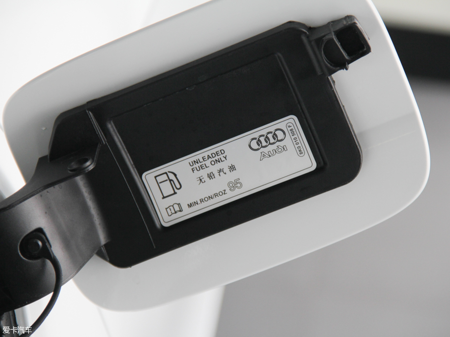 2016WA4L 35 TFSI S linem ذ