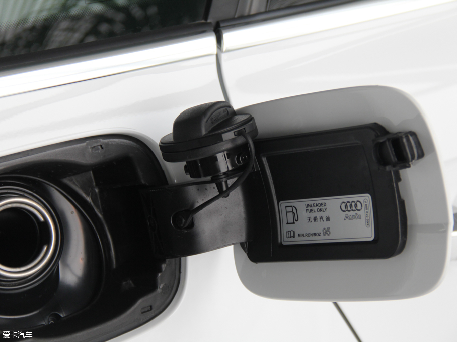 2016WA4L 35 TFSI S linem ذ