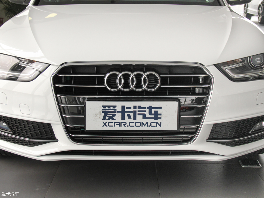 2016?yun)WA4L 35 TFSI S linem ذ