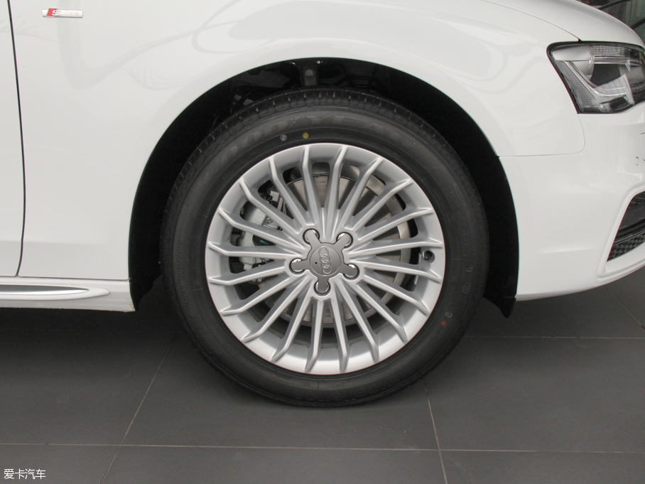 2016WA4L 35 TFSI S linem ذ