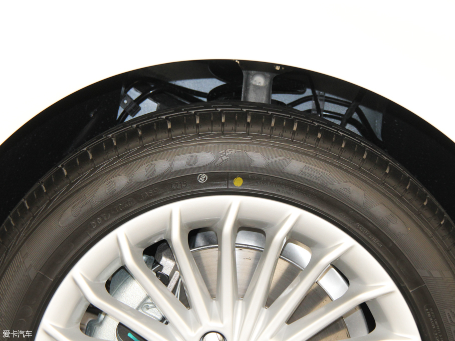 2016WA4L 35 TFSI S linem ذ