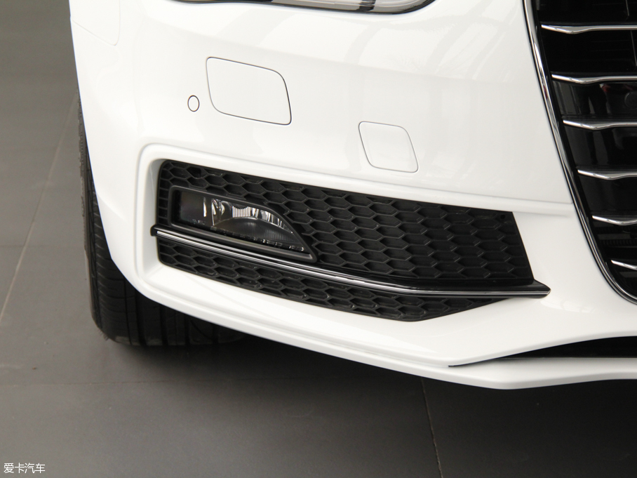 2016WA4L 35 TFSI S linem ذ