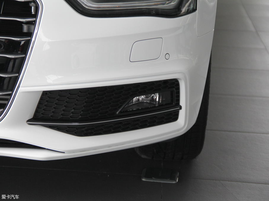 2016WA4L 35 TFSI S linem ذ