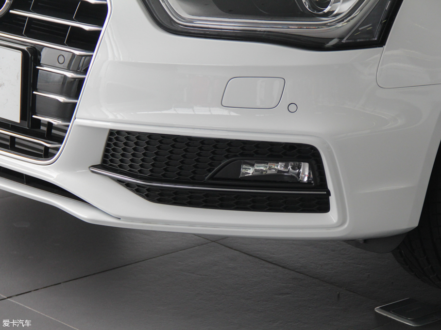 2016WA4L 35 TFSI S linem ذ