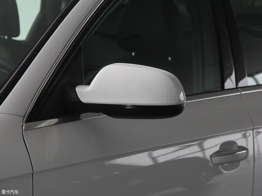 2016?yun)WA4L 35 TFSI S linem ذ