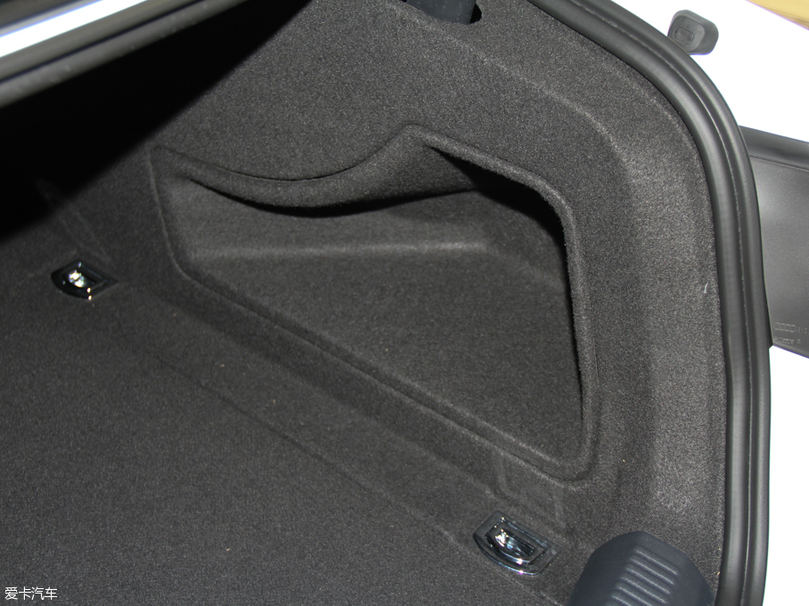 2016WA4L 35 TFSI S linem ذ