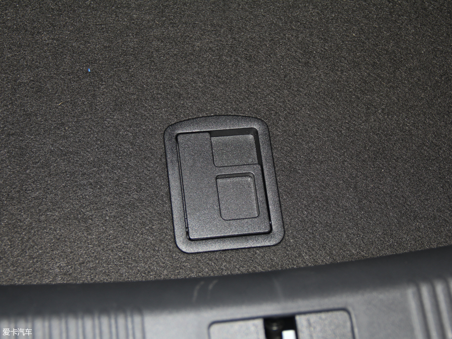 2016?yun)WA4L 35 TFSI S linem ذ