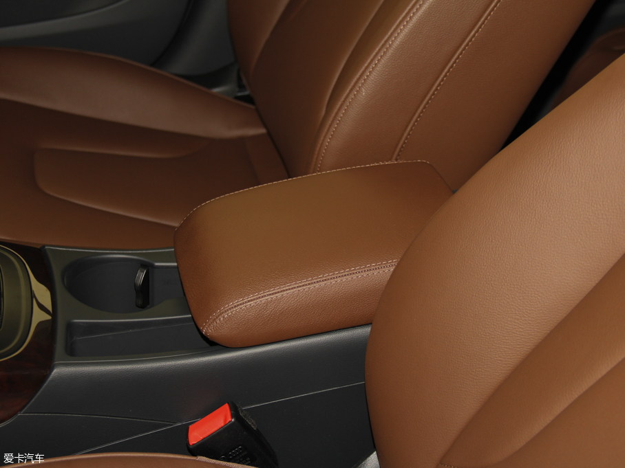 2016WA4L 35 TFSI S linem ذ