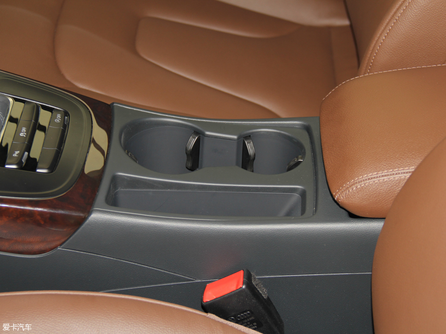 2016WA4L 35 TFSI S linem ذ