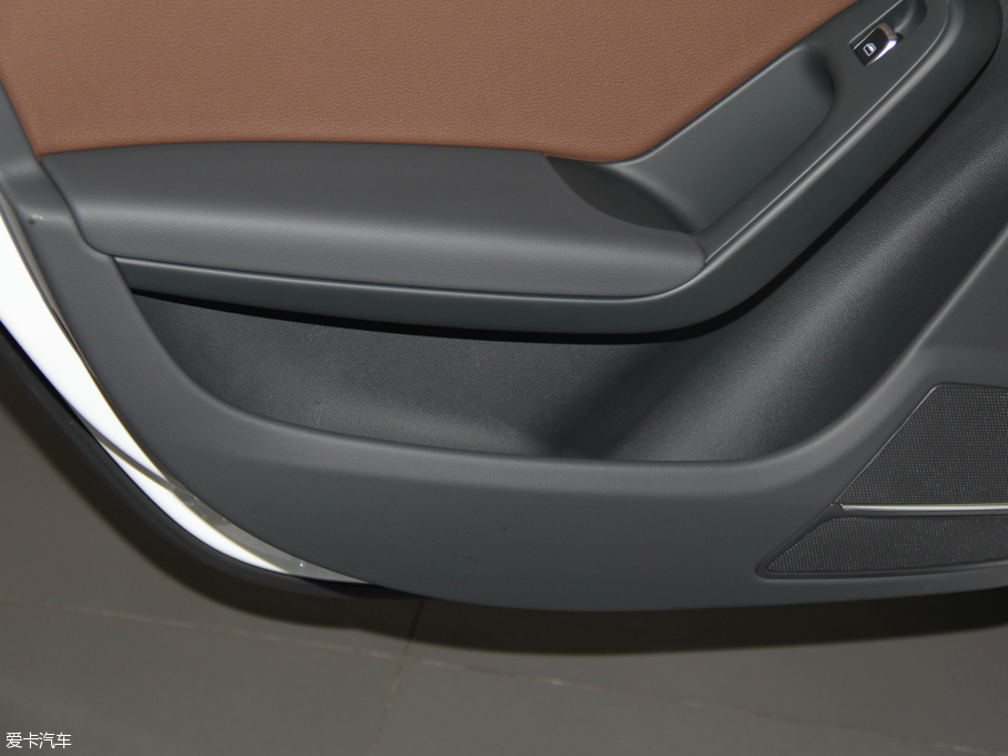 2016WA4L 35 TFSI S linem ذ