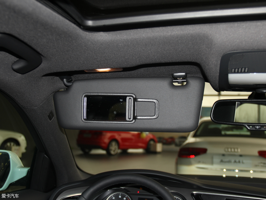 2016WA4L 35 TFSI S linem ذ