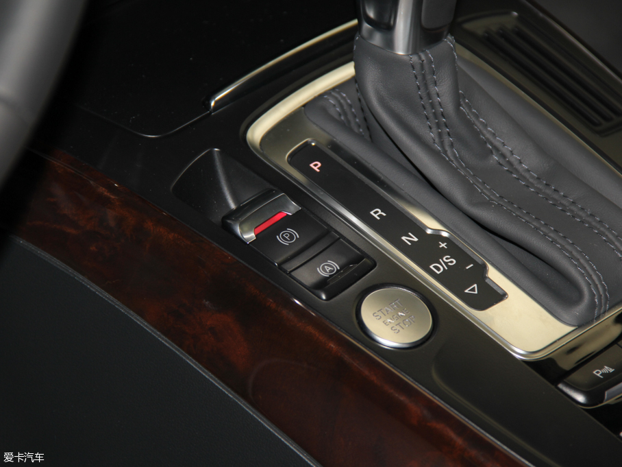 2016?yun)WA4L 35 TFSI S linem ذ