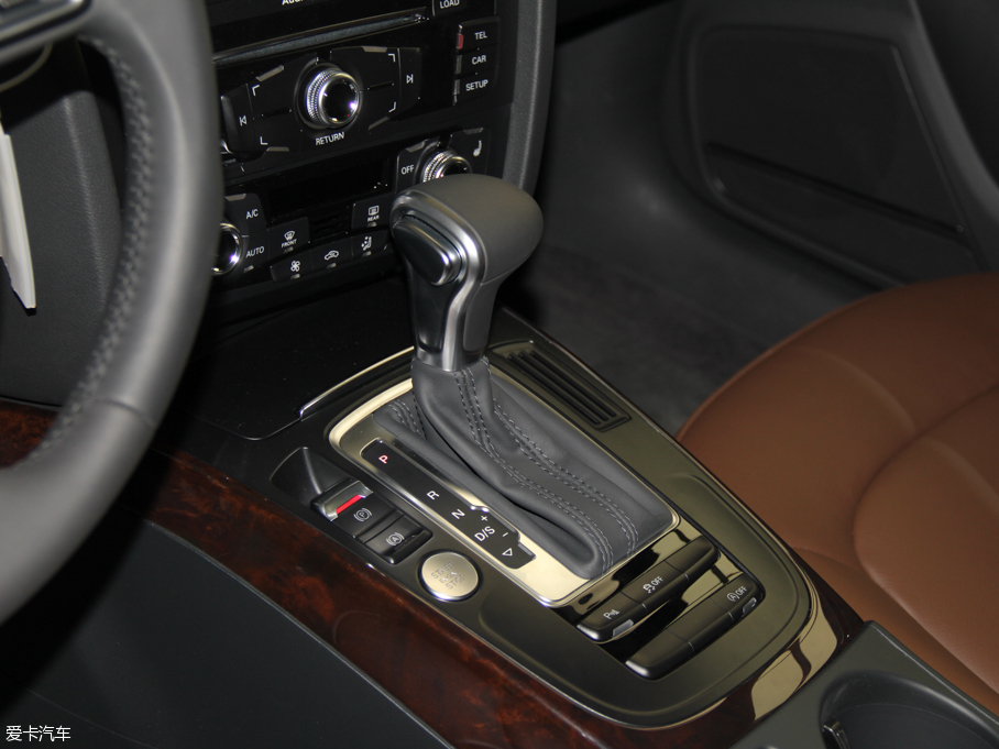 2016WA4L 35 TFSI S linem ذ