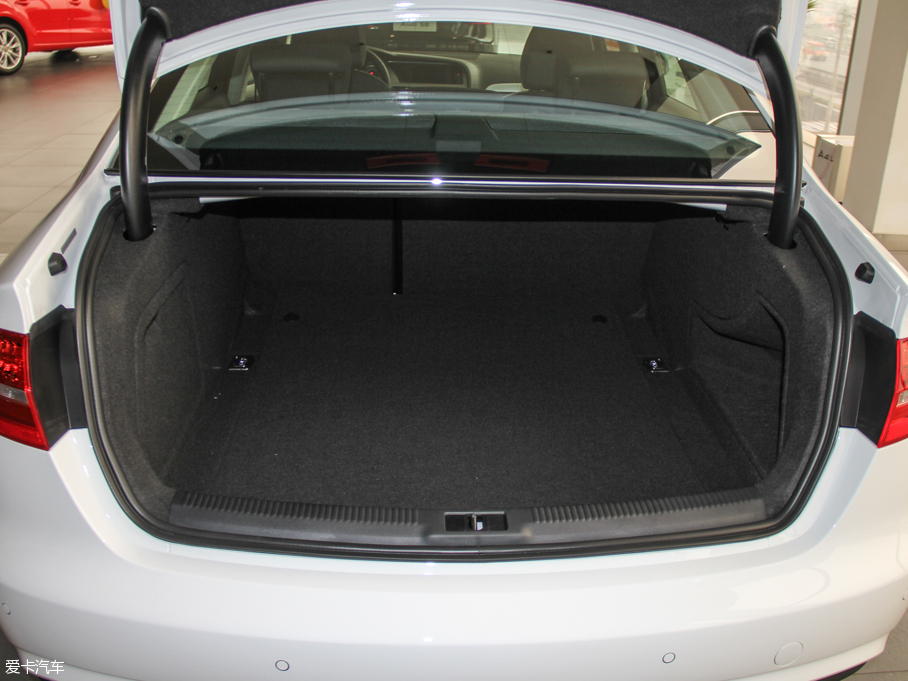 2016WA4L 35 TFSI ԄӘ˜ ذ