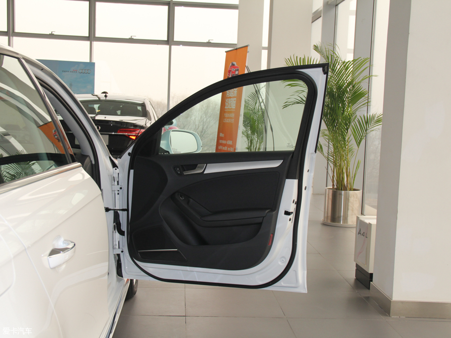 2016WA4L 35 TFSI ԄӘ˜ ذ