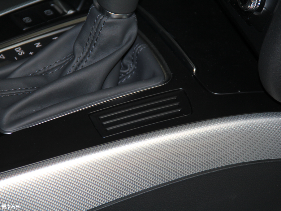 2016WA4L 35 TFSI ԄӘ˜ ذ