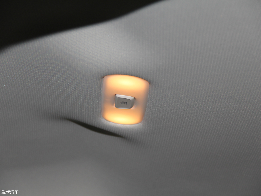 2016WA4L 35 TFSI ԄӘ˜ ذ