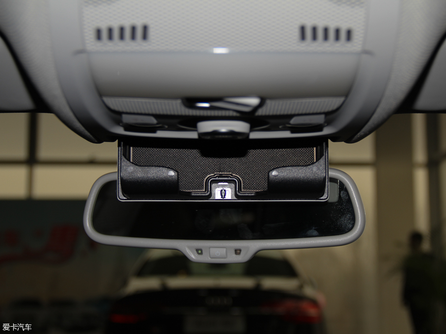 2016WA4L 35 TFSI ԄӘ˜ ذ