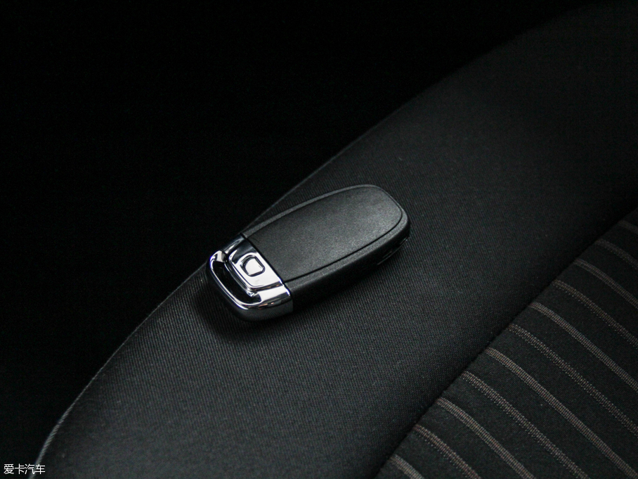 2016WA4L 35 TFSI ԄӘ˜ ذ