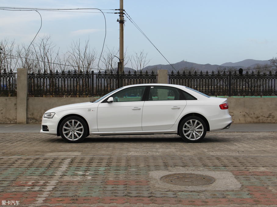 2016WA4L 45 TFSI quattro\ ذ