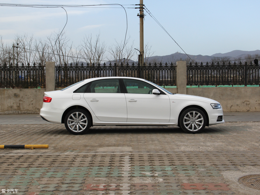 2016WA4L 45 TFSI quattro\ ذ