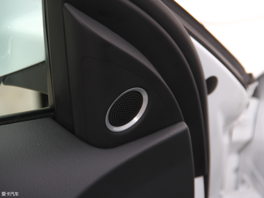 2016WA4L 45 TFSI quattro\ ذ