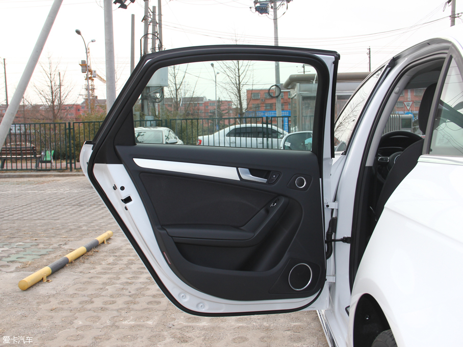 2016WA4L 45 TFSI quattro\ ذ