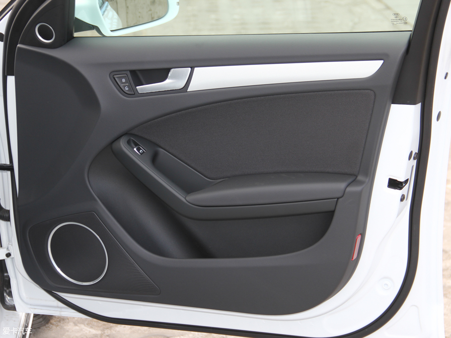 2016WA4L 45 TFSI quattro\ ذ