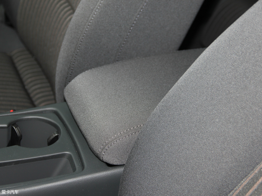 2016WA4L 45 TFSI quattro\ ذ