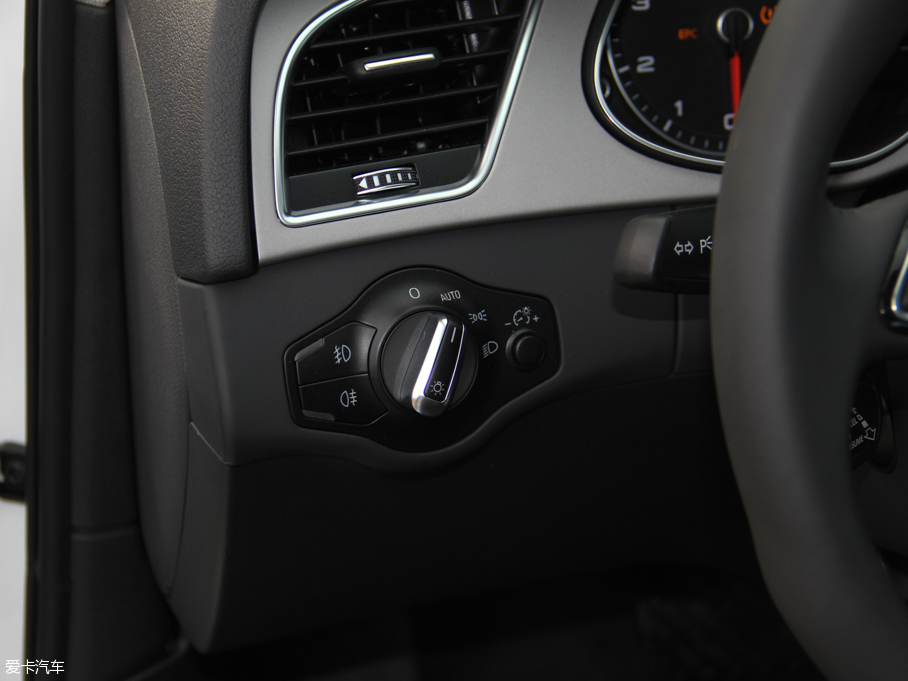 2016WA4L 45 TFSI quattro\ ذ