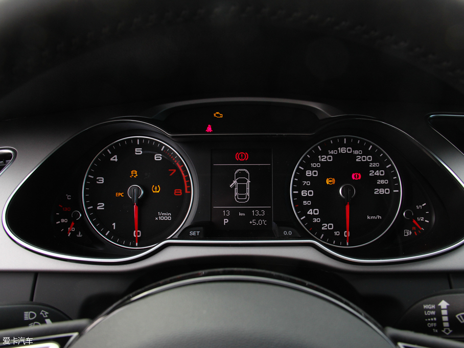 2016WA4L 45 TFSI quattro\ ذ