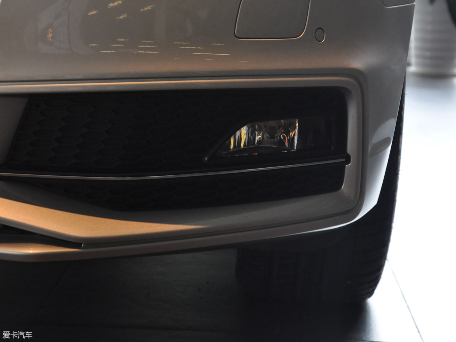 2016WA4L 35 TFSI S lineA ذ