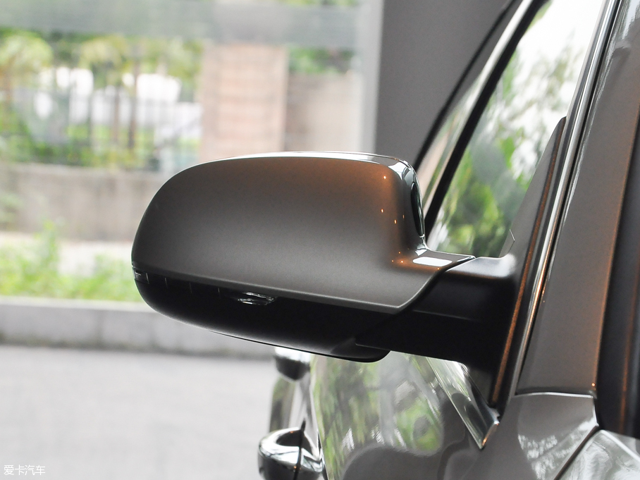 2016WA4L 35 TFSI S lineA ذ