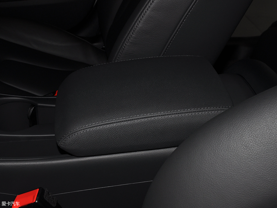 2016WA4L 35 TFSI S lineA ذ