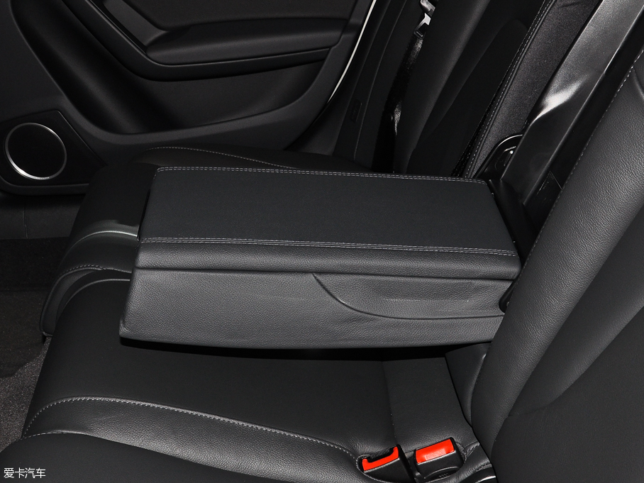 2016WA4L 35 TFSI S lineA ذ