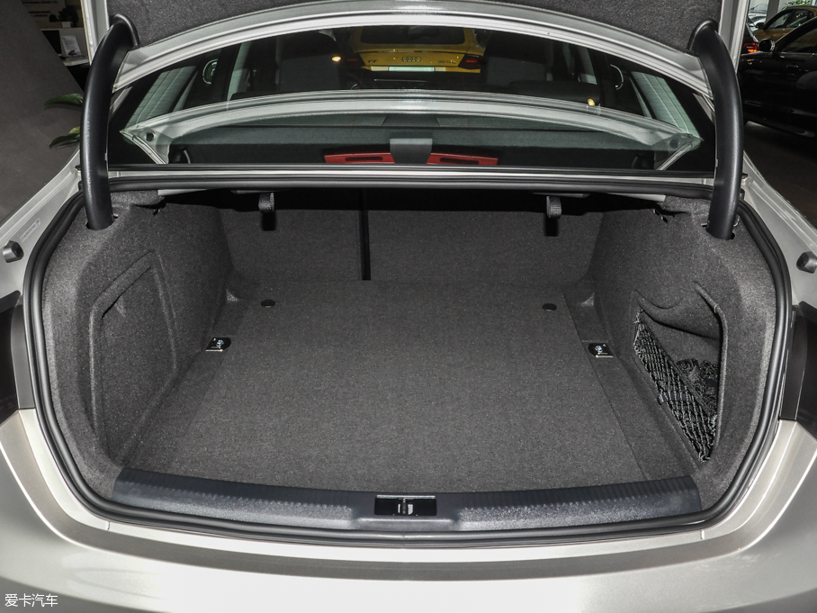 2016WA4L 35 TFSI S lineA ذ