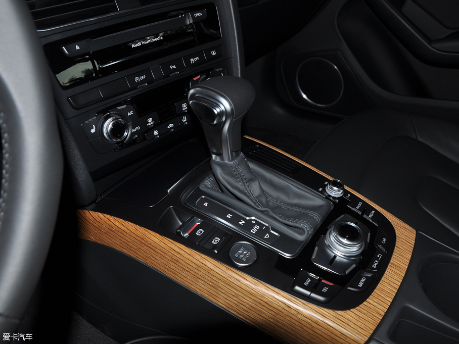 2016WA4L 35 TFSI S lineA ذ