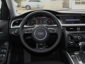 2016款45 TFSI quattro个性运动型 典藏版 方向盘