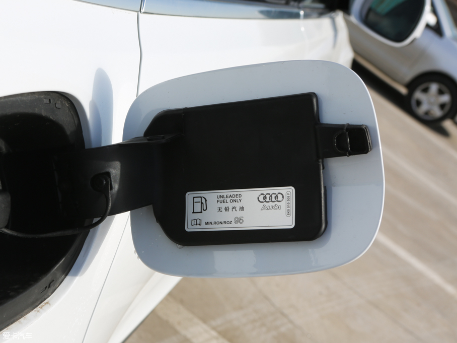 2016?yun)WQ5 40 TFSI m