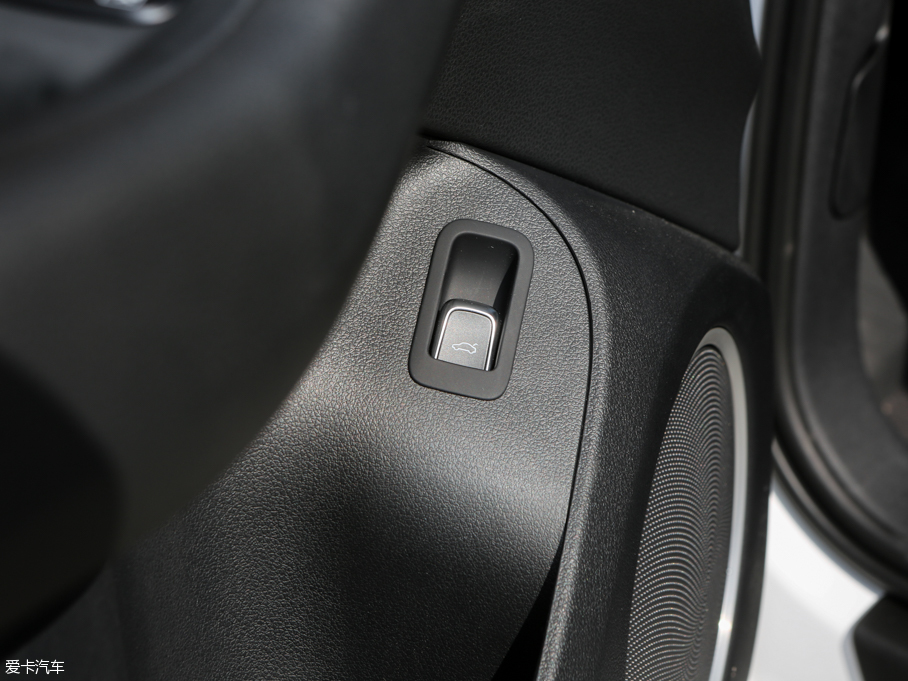 2016?yun)WQ5 40 TFSI m