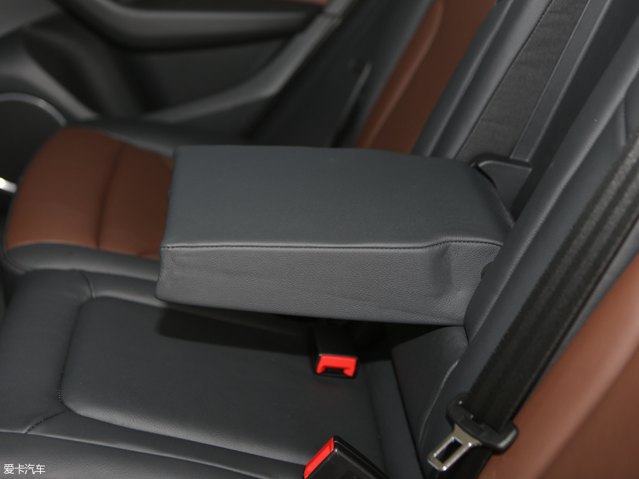 2016?yun)WQ5 40 TFSI m