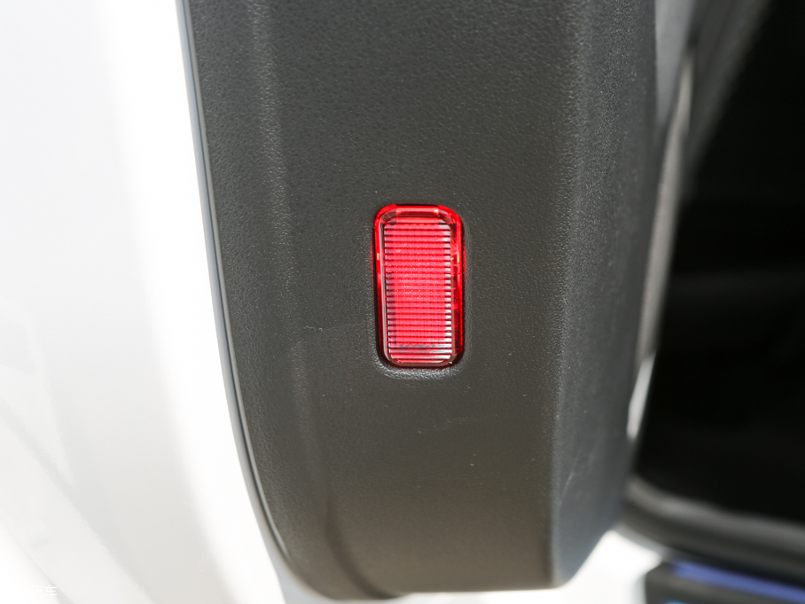 2016?yun)WQ5 40 TFSI m