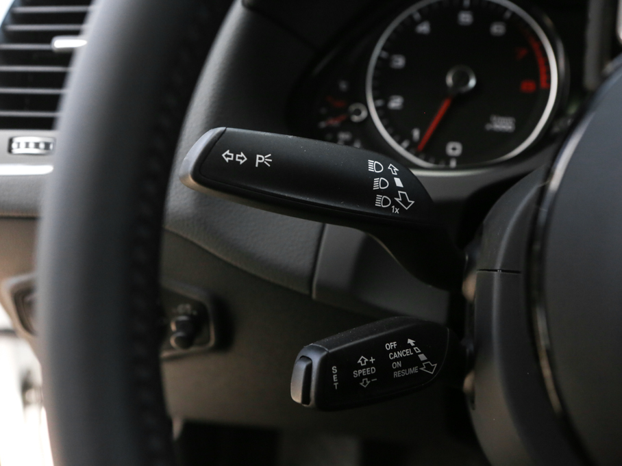 2016?yun)WQ5 40 TFSI m