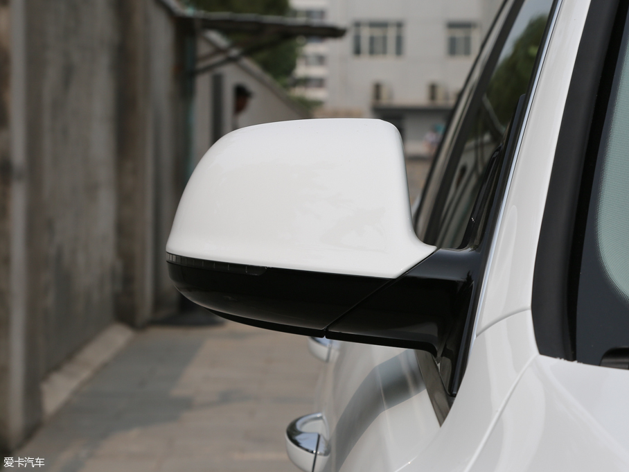 2016WQ5 40 TFSI 25؄e