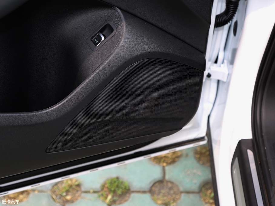 2016WQ5 40 TFSI 25؄e