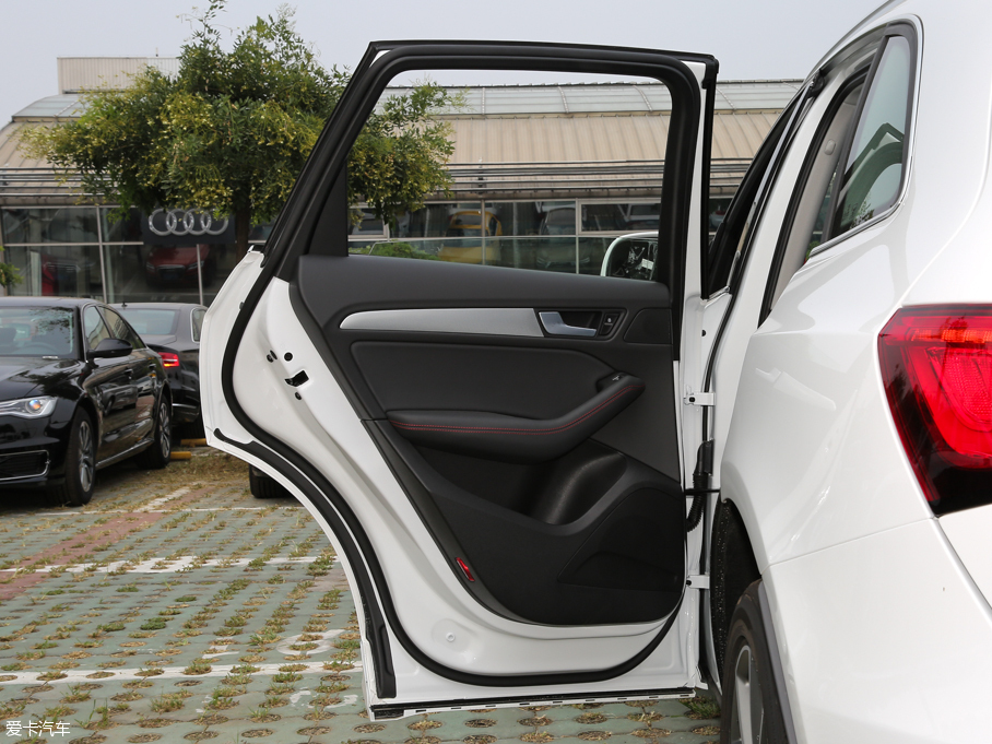 2016WQ5 40 TFSI 25؄e